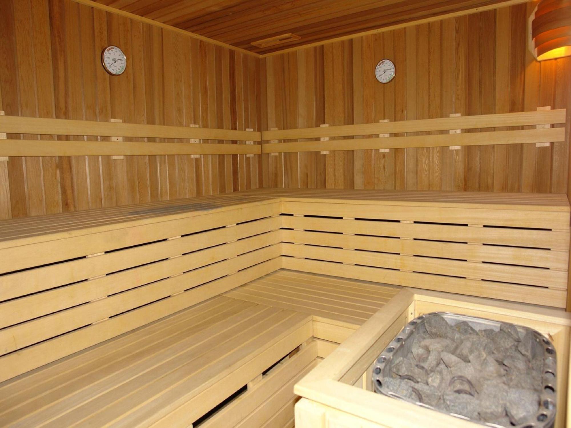 Cozy With A Combination Microwave Chalet *
